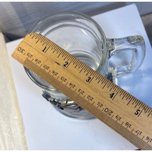 New York Yankees Glass Beer Mug With Metal Cityscape Emblem - Picture 5 of 6